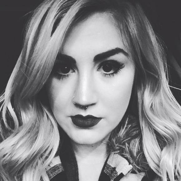 Meet your Posher, Hannah - Picture 1 of 1